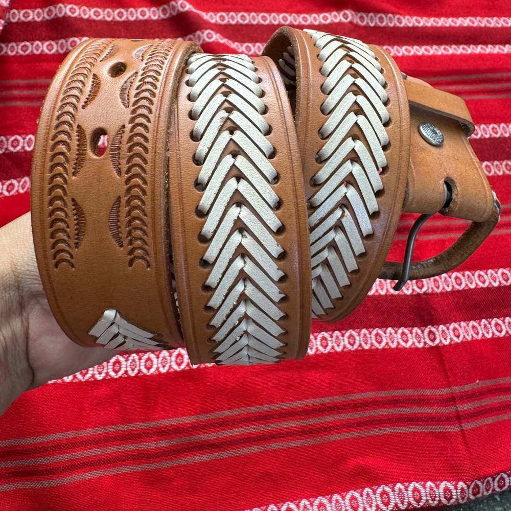Leather belt braided